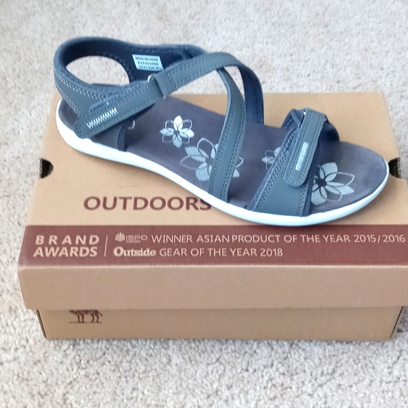 Cute Gray Sandals - Picture 1 of 4
